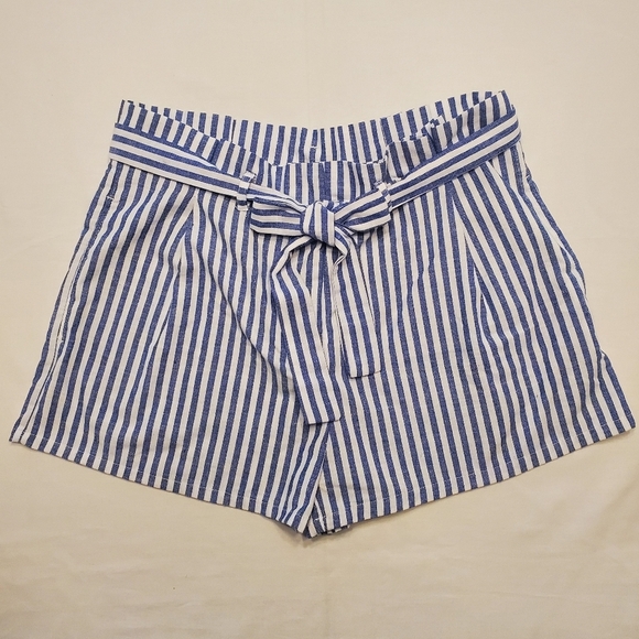 Love Tree Womens Shorts Size Medium Blue White Striped Tie Waist Paperbag Shorts - Picture 1 of 4